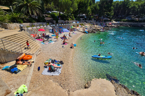 Čikat Resort*** - pláž Srebrna uvala, Mali Lošinj, ostrov Lošinj, Chorvatsko