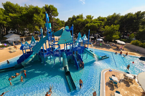 Čikat Resort*** - aquapark, Mali Lošinj, ostrov Lošinj, Chorvatsko