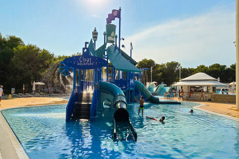 Čikat Resort*** - aquapark, Mali Lošinj, ostrov Lošinj, Chorvatsko