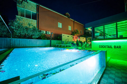 Apartmány Larisa - bazén, Šibenická riviéra, Chorvatsko