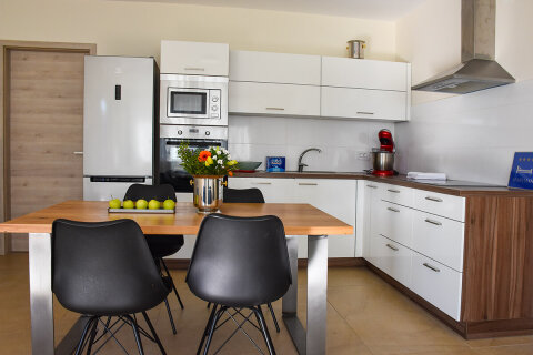 Prázdninový dům Harmonie - kuchyň v přízemí, Jakišnica, ostrov Pag, Chorvatsko