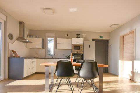 Prázdninový dům Harmonie - kuchyň ve 2. poschodí, Jakišnica, ostrov Pag, Chorvatsko