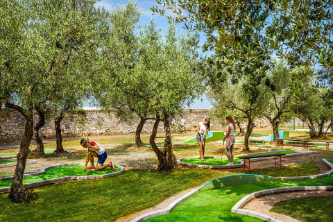 Aminess Maravea Resort**** - minigolf, Novigrad - Cittanova, Istrie, Chorvatsko
