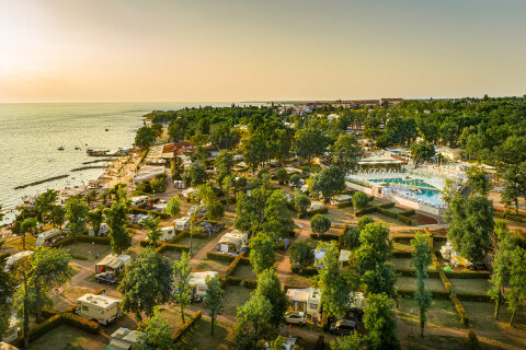 Aminess Maravea Resort**** - letecký pohled, Novigrad - Cittanova, Istrie, Chorvatsko