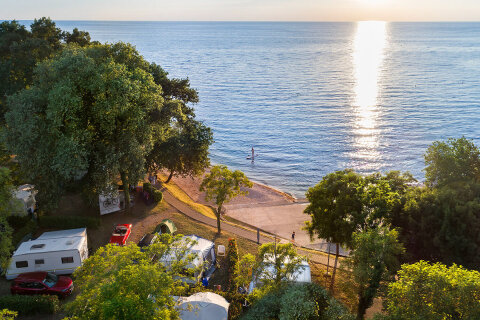 Aminess Maravea Resort**** - pláže v resortu, Novigrad - Cittanova, Istrie, Chorvatsko