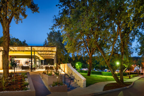 Aminess Maravea Resort**** - jedna z restaurací v resortu, Novigrad - Cittanova, Istrie, Chorvatsko