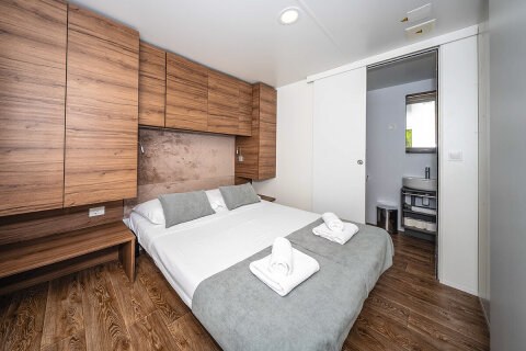 Resort Jezera Lovišća - mobilhome Delux (větší typ), ostrov Murter, Chorvatsko
