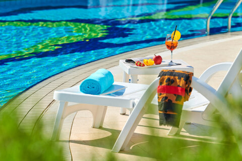 Aminess Laguna Maradiso Hotel*** - bazén před hotelem, Novigrad - Cittanova, Istrie, Chorvatsko