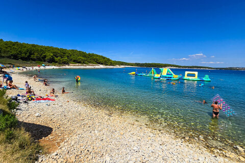 Premantura - přírodní park Kamenjak, pláž Školjić, Istrie, Chorvatsko