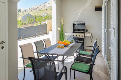 Prázdninový dům Katja - terasa s grilem, Metajna, ostrov Pag, Chorvatsko