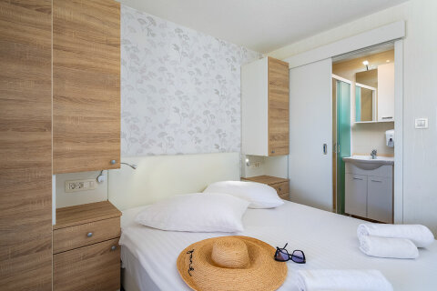 MHFW - Mobilhome Family 6+2 C zona Whirpool pro 6–8 osob, Almissa Resort, Omiš, Chorvatsko