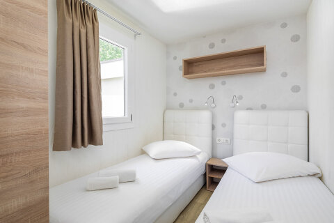 MHFW - Mobilhome Family 6+2 C zona Whirpool pro 6–8 osob, Almissa Resort, Omiš, Chorvatsko