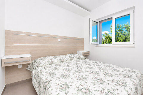 A10 - apartmány Roza pro 2–4 osoby, horní budova - přízemí, Mandre, ostrov Pag