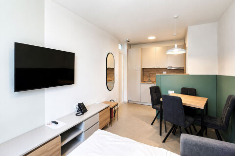 Superior Apartmán pro 2–4 osoby, Holiday Village Sagitta***, Lokva Rogoznica, Omišská riviéra, Chorvatsko