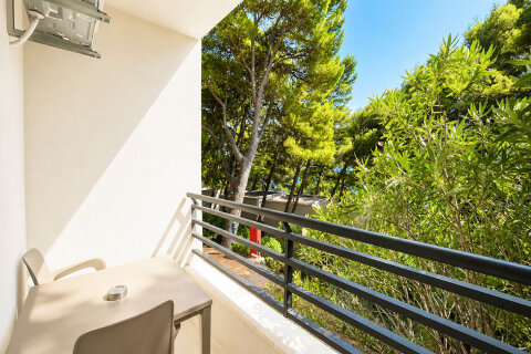 Superior Apartmán pro 2–4 osoby, Holiday Village Sagitta***, Lokva Rogoznica, Omišská riviéra, Chorvatsko