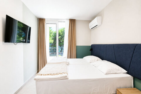Superior Apartmán pro 2–4 osoby, Holiday Village Sagitta***, Lokva Rogoznica, Omišská riviéra, Chorvatsko