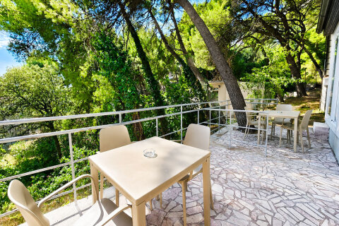Superior bungalov pro 2–3 osoby, Holiday Village Sagitta***, Lokva Rogoznica, Omišská riviéra, Chorvatsko