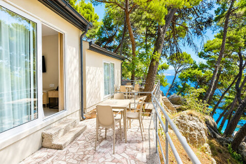 Superior bungalov pro 2–3 osoby, Holiday Village Sagitta***, Lokva Rogoznica, Omišská riviéra, Chorvatsko