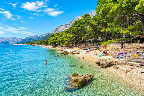 Pinadria Resort***** - pláže pod resortem, Baška Voda, Makarská riviéra, Chorvatsko