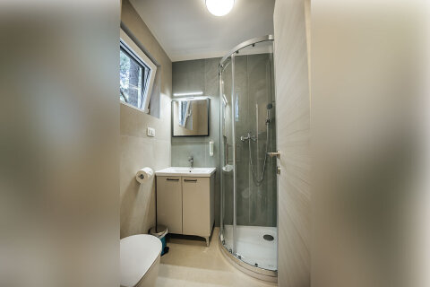 Superior rodinný bungalov pro 2–5 osob, Holiday Village Sagitta***, Lokva Rogoznica, Omišská riviéra, Chorvatsko