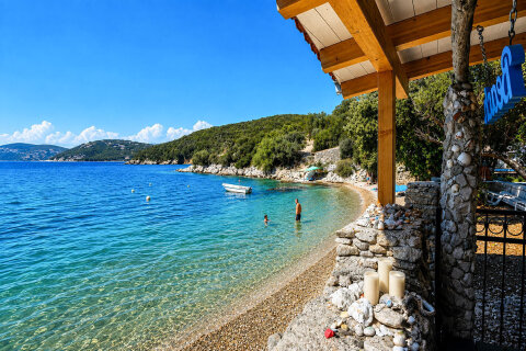 Robinzonáda Beach, Ustrine, ostrov Cres, Chorvatsko