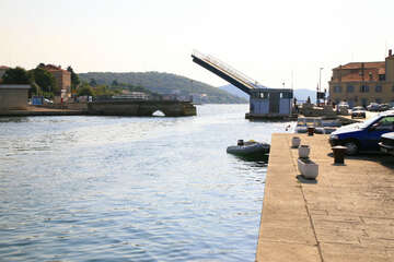 Zvedací most na ostrov Murter, Tisno, Chorvatsko