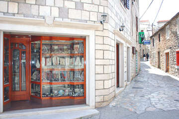 Primošten - úzké uličky a obchůdky ve starém městě, Chorvatsko