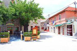 Primošten - restaurace a obchůdky, Šibenická riviéra, Chorvatsko