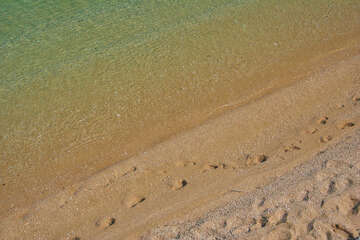 Písčitooblázková pláž Čista plaža, ostrov Pag, Chorvatsko