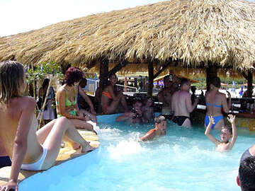 Pláž Zrče, Novalja, ostrov Pag, Chorvatsko