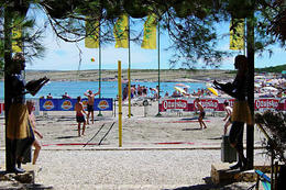 Pláž Zrče, Novalja, ostrov Pag, Chorvatsko